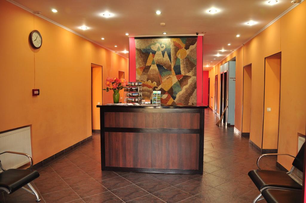 Amir Hotel Karakol Luaran gambar