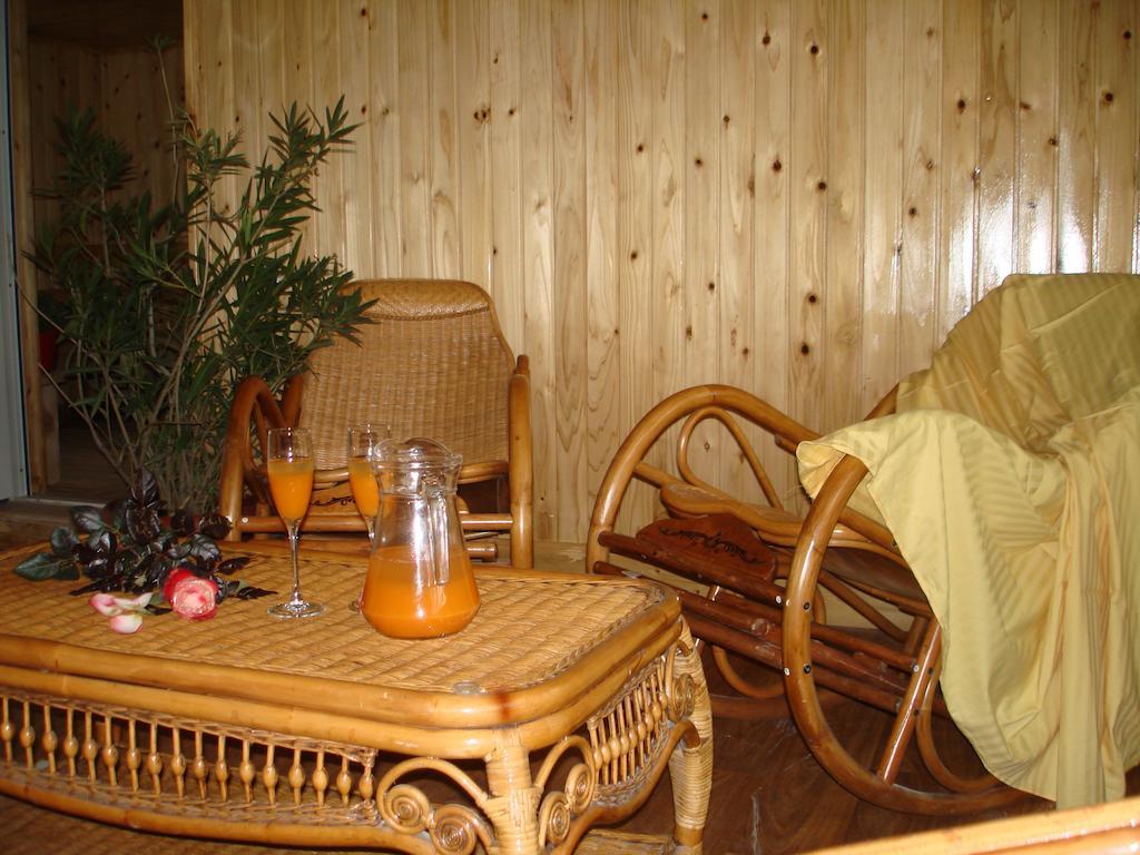 Amir Hotel Karakol Luaran gambar