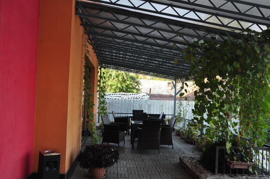 Amir Hotel Karakol Luaran gambar