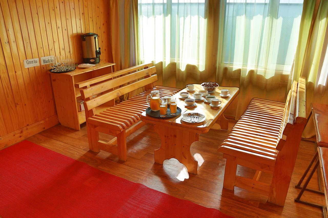 Amir Hotel Karakol Luaran gambar