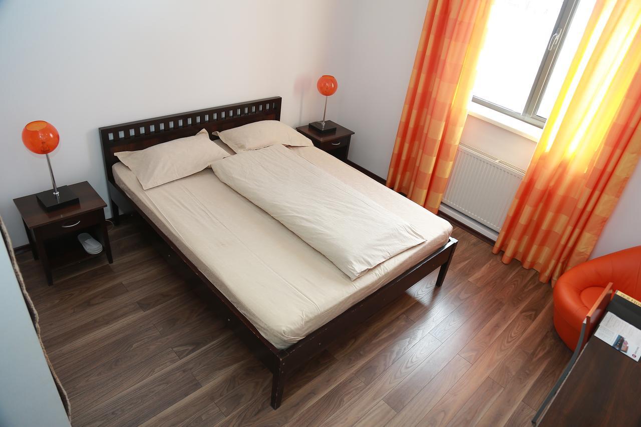 Amir Hotel Karakol Luaran gambar